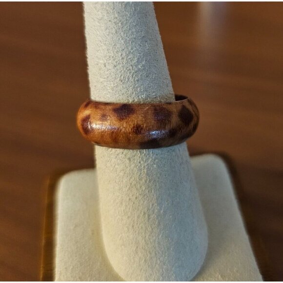 Size 7.5 Real Wood Unisex Ring Handcrafted Matte Finish Minimalist Jewelry - Picture 2 of 2